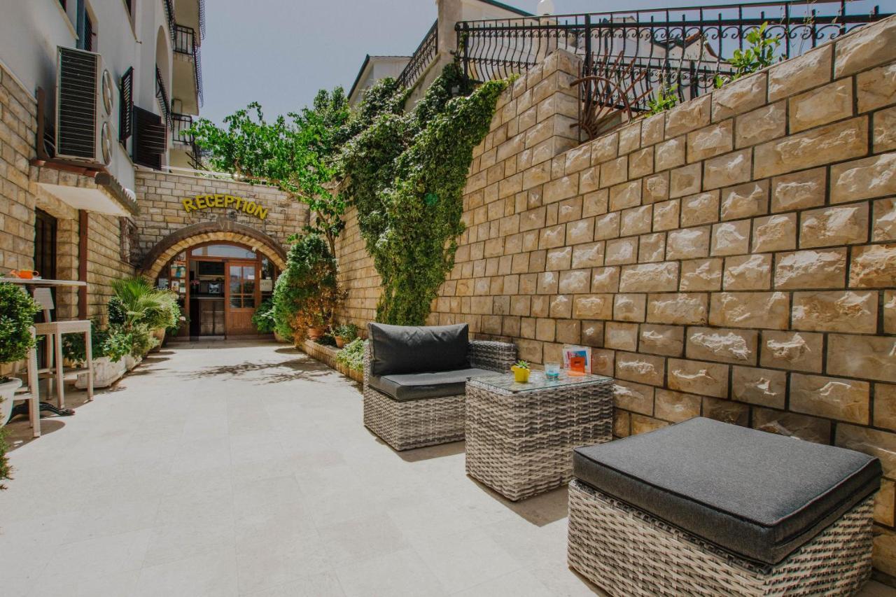 Hotel Vila Tina Arbanija المظهر الخارجي الصورة