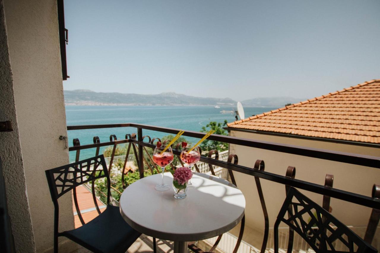 Hotel Vila Tina Arbanija المظهر الخارجي الصورة