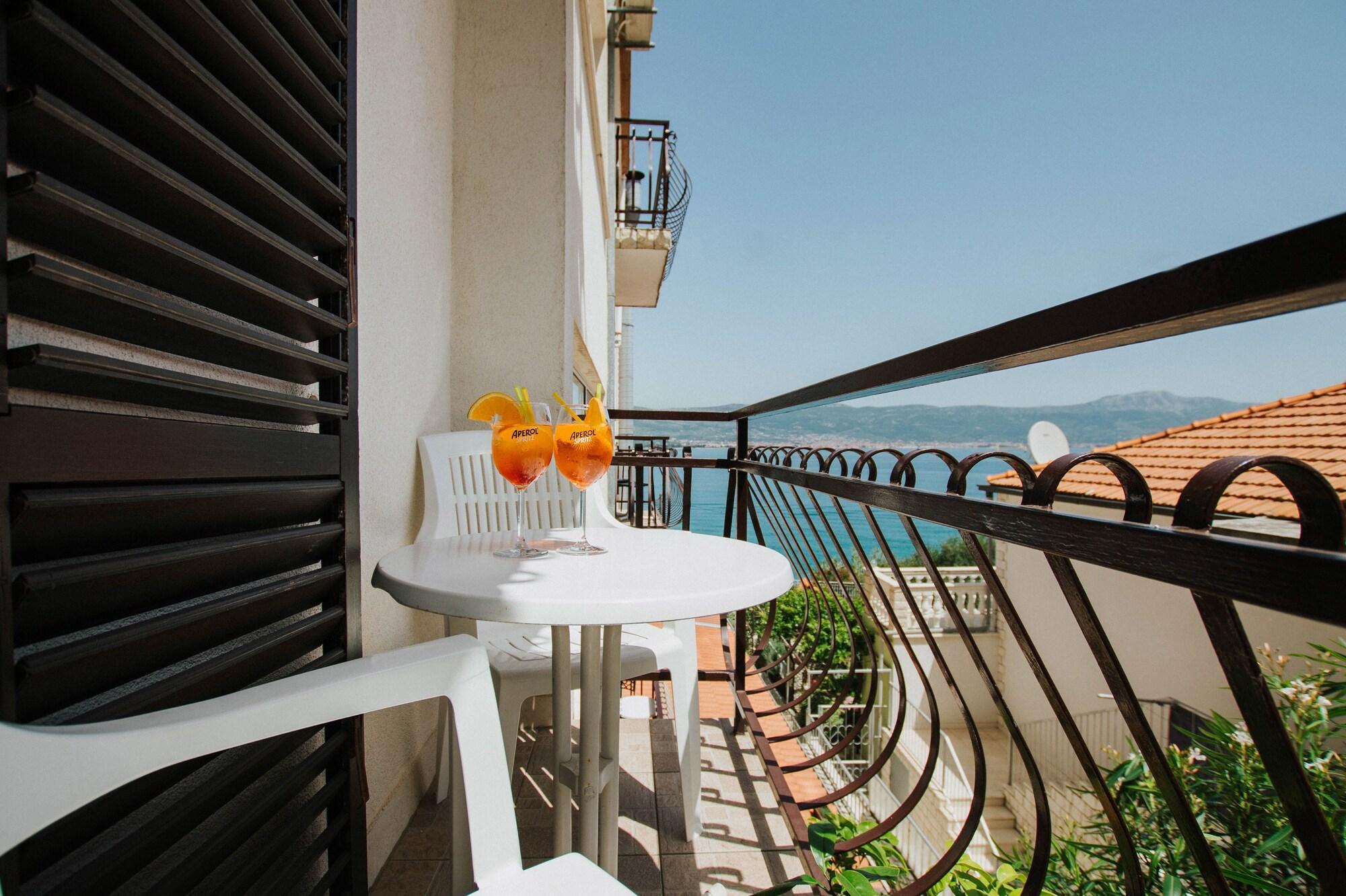 Hotel Vila Tina Arbanija المظهر الخارجي الصورة