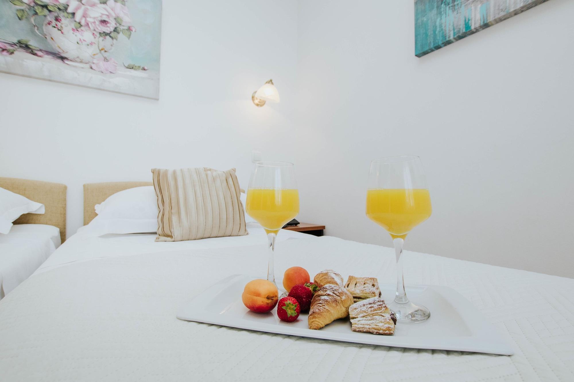 Hotel Vila Tina Arbanija المظهر الخارجي الصورة