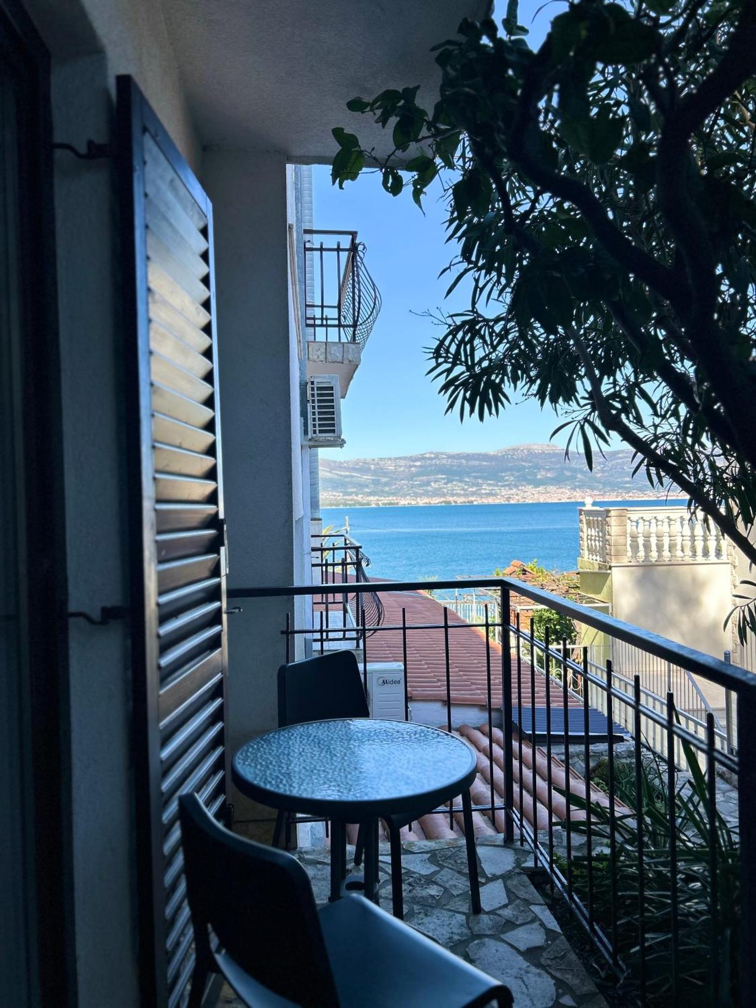 Hotel Vila Tina Arbanija المظهر الخارجي الصورة