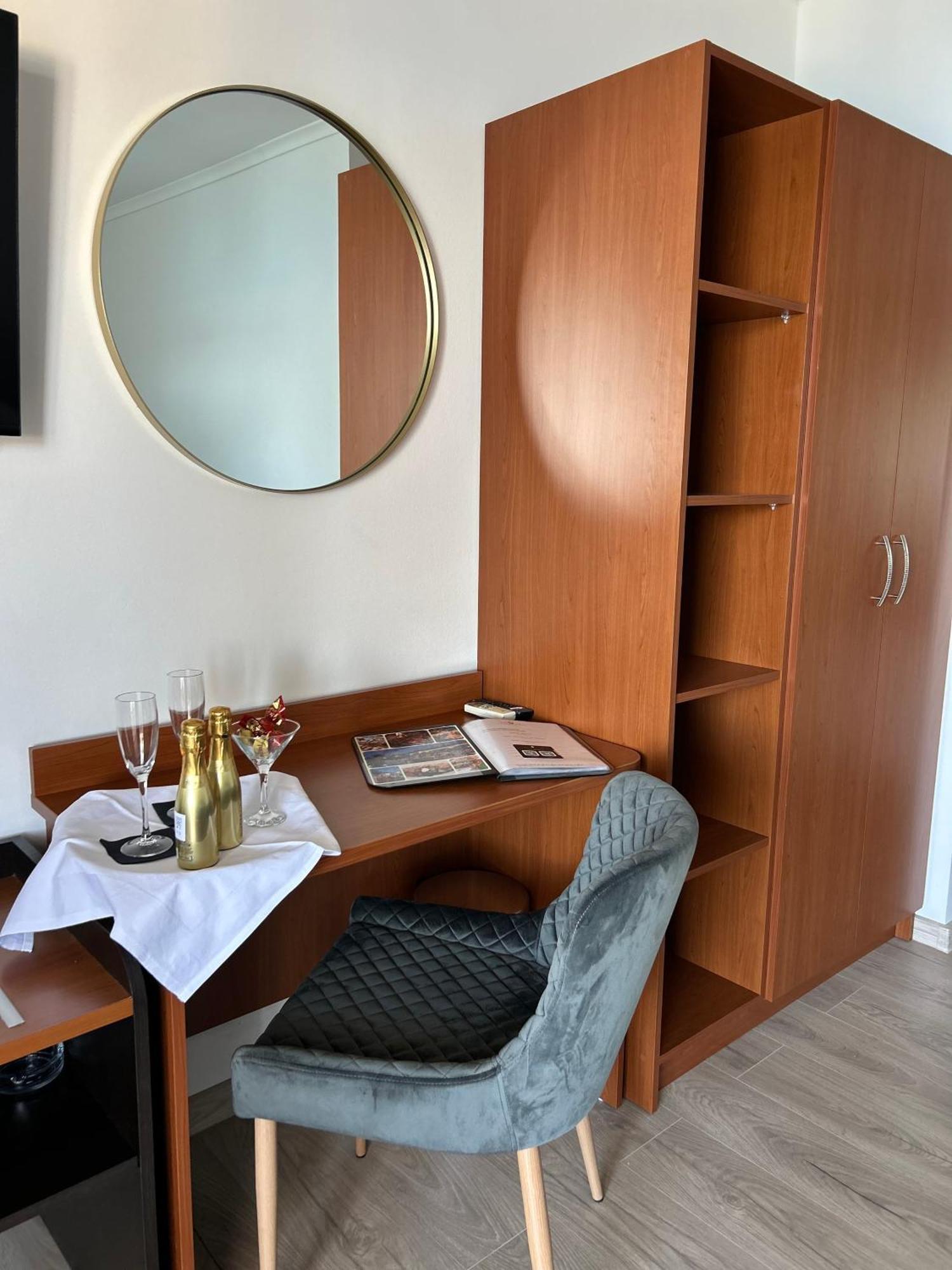 Hotel Vila Tina Arbanija المظهر الخارجي الصورة