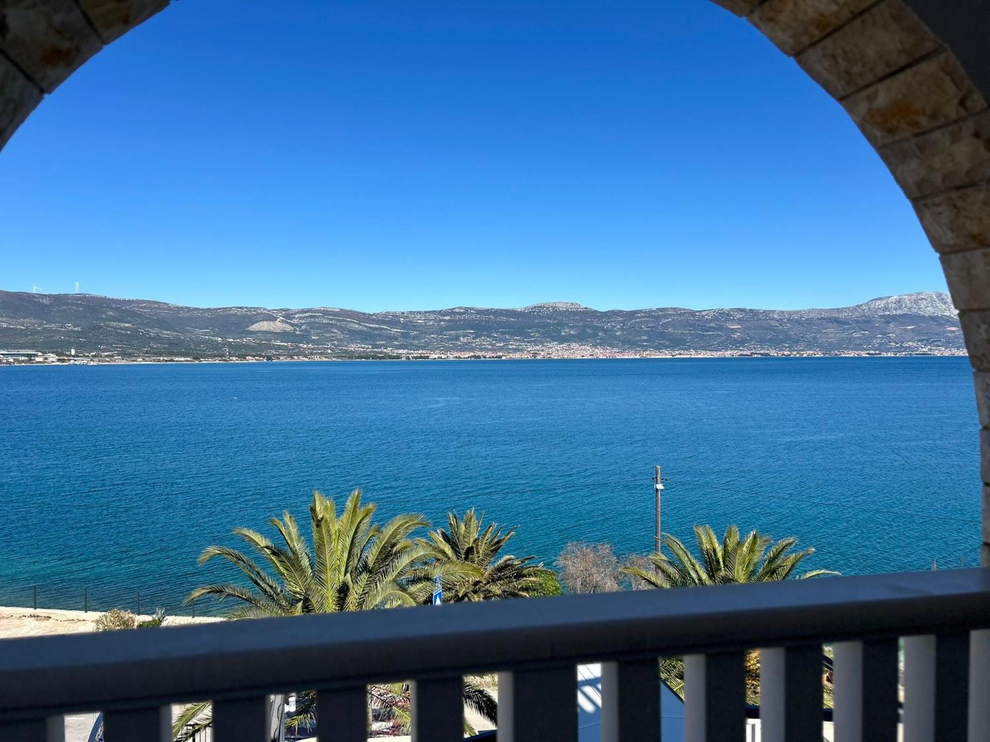 Hotel Vila Tina Arbanija المظهر الخارجي الصورة