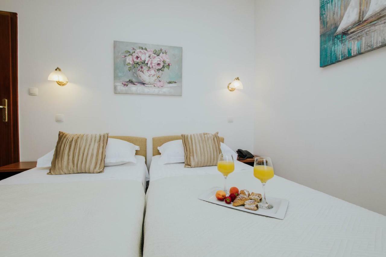 Hotel Vila Tina Arbanija المظهر الخارجي الصورة