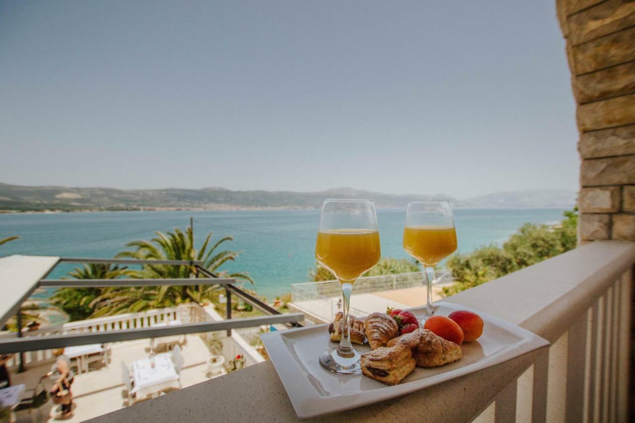 Hotel Vila Tina Arbanija المظهر الخارجي الصورة
