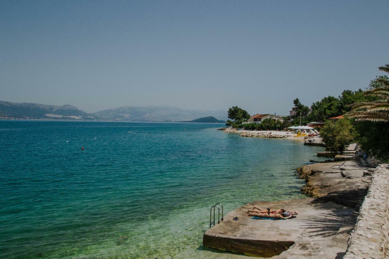 Hotel Vila Tina Arbanija المظهر الخارجي الصورة