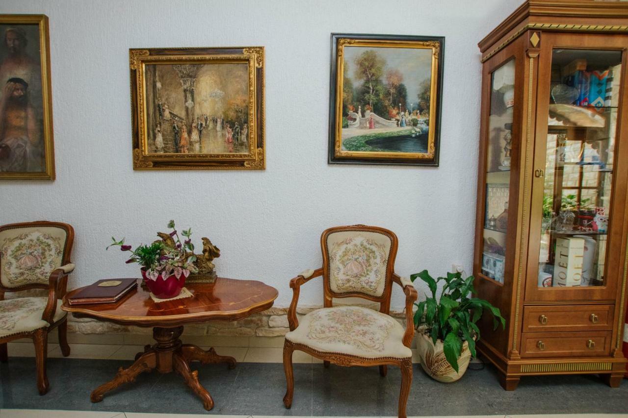 Hotel Vila Tina Arbanija المظهر الخارجي الصورة